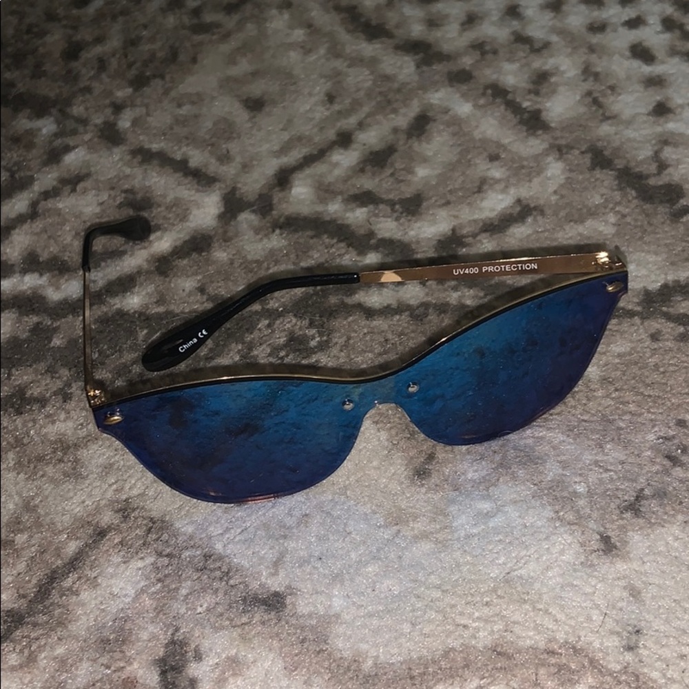 7 SUNGLASSES 😎 - Picture 4 of 8